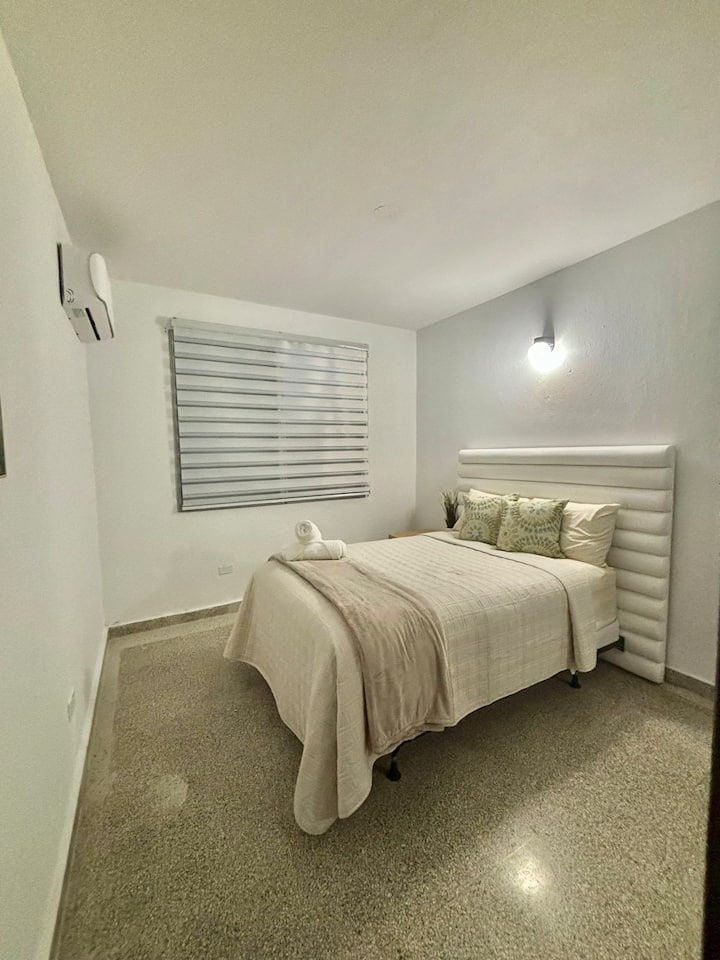 Habitación 1 
Cama extralarga de tamaño completo