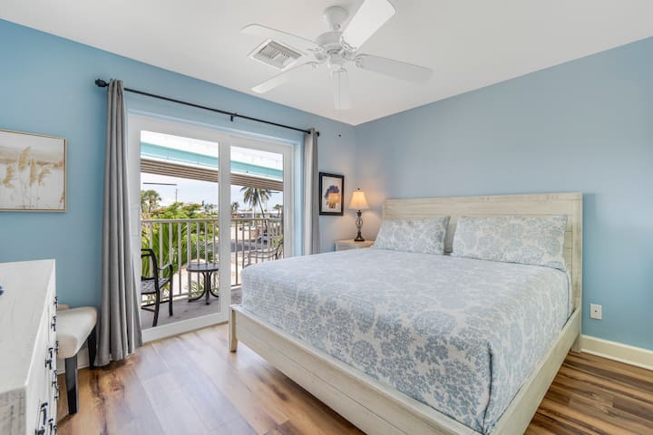 Walk2bch-pool-harbour House 215 - Fort Myers Beach, FL