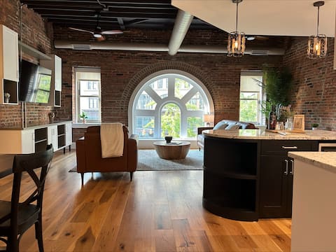 Popular Airbnb listing: "Historic Charm - Loft in the Heart of Cleveland" in Downtown