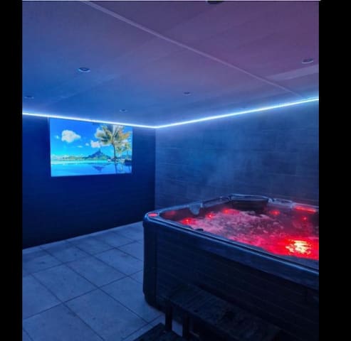 Short Stops & hot tub