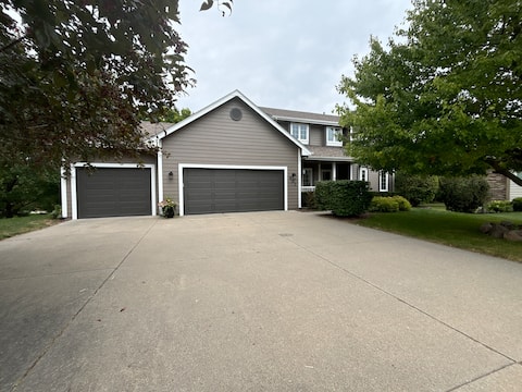 Wooded culdesac home