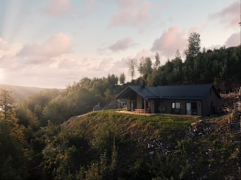 Fjordview Design Lodge • Panoramic Views & Sauna