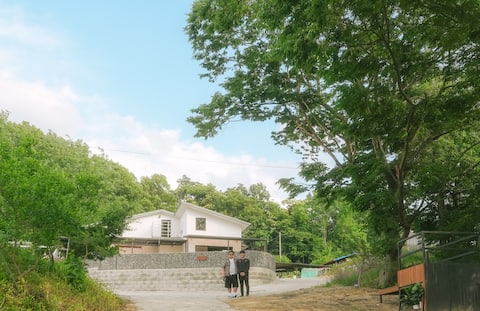 Stay in a private house for only one team a day.
A space where you can rest completely.
Open your ey