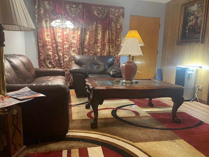 Unit 1- 4br, 1 Bath, Dining. Tv, Patio - ハモンド, IN