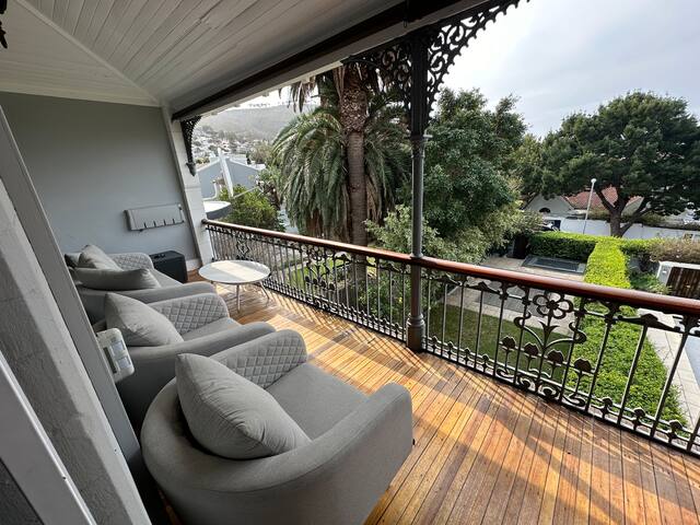 Dec/Jan: Tamboerskloof Family Home gallery image 2