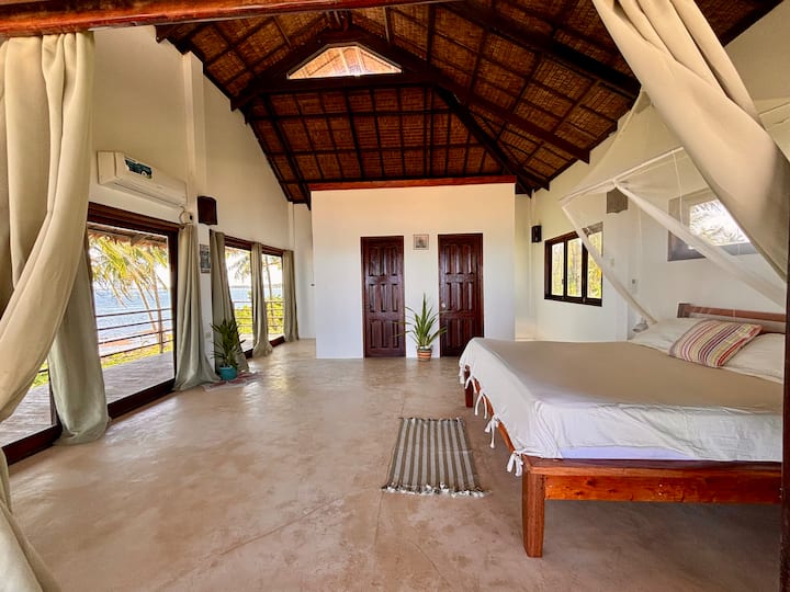 Първи етаж.