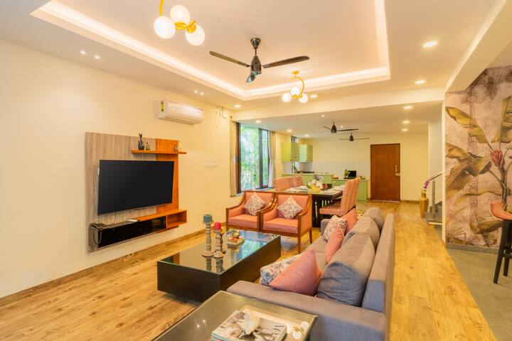 Living room image 12