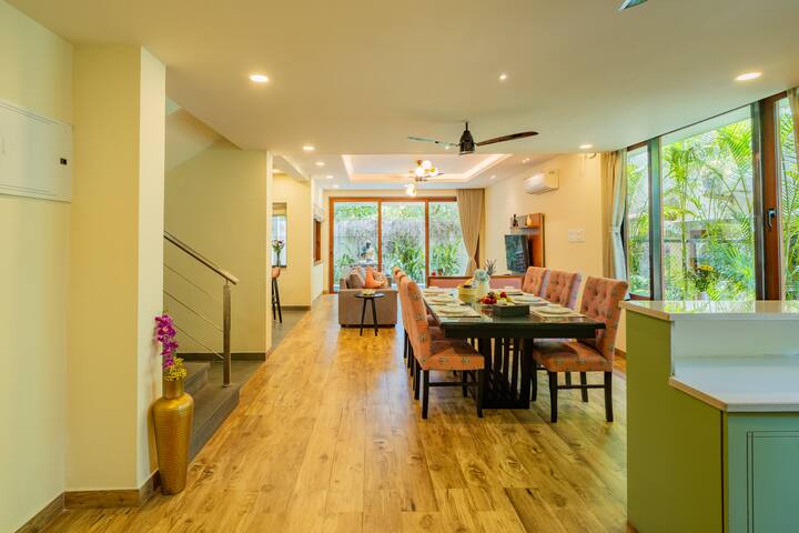 Living room image 6