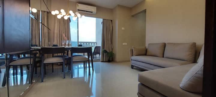 Mountain Breeze Home Stay | Royal Suite - Matheran
