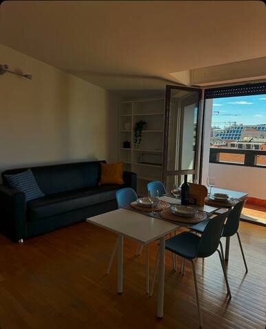 Milano Isola- Ampio Attico con terrazzo gallery image 5