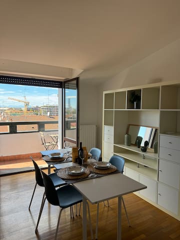 Milano Isola- Ampio Attico con terrazzo