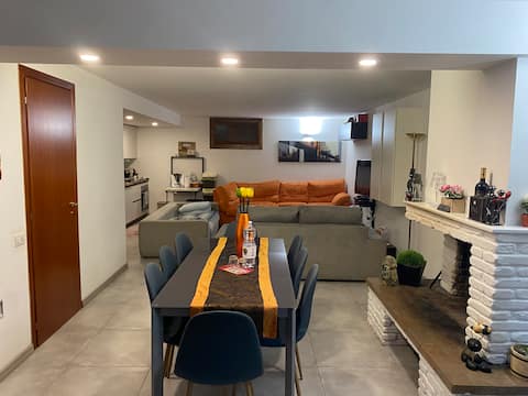 Cozy studio apartment within walking distance of the airport.