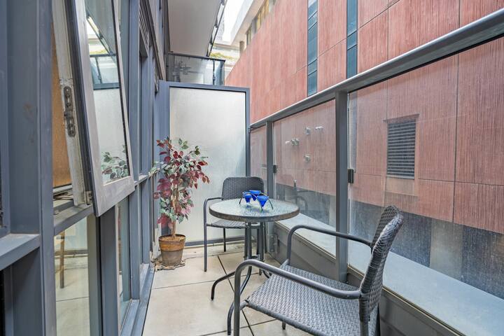 Gorgeous & Central Gem ~ Close to Everything ~ Pkg gallery image 2