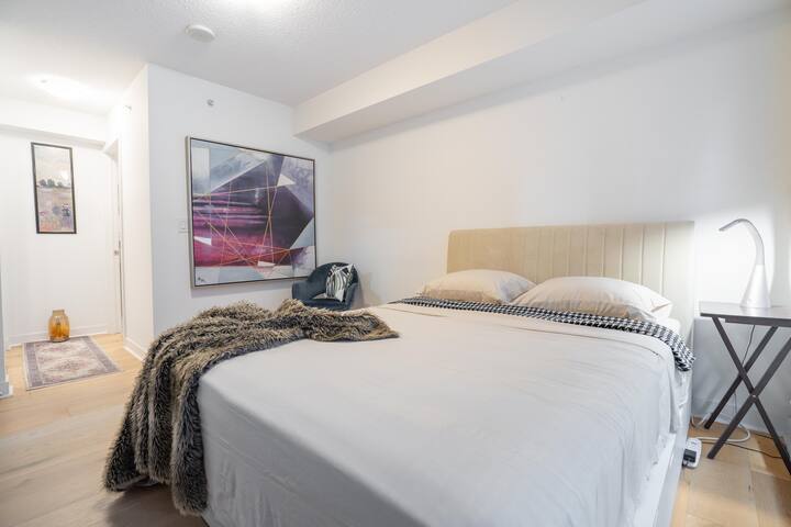 Central Gorgeous Retreat|Prime Location + Parking