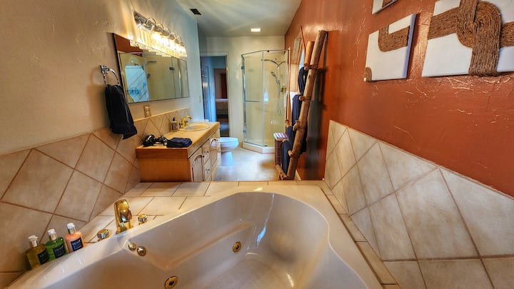 Bathroom 2 · Jetted tub