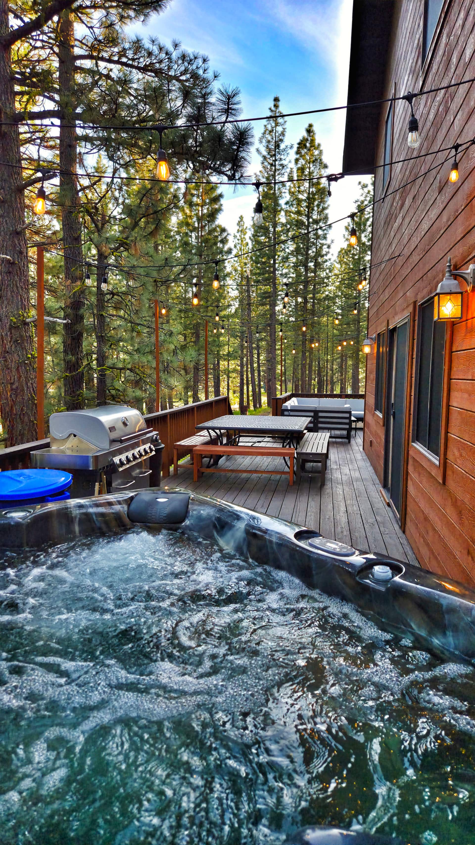 Hot tub beneath the pines