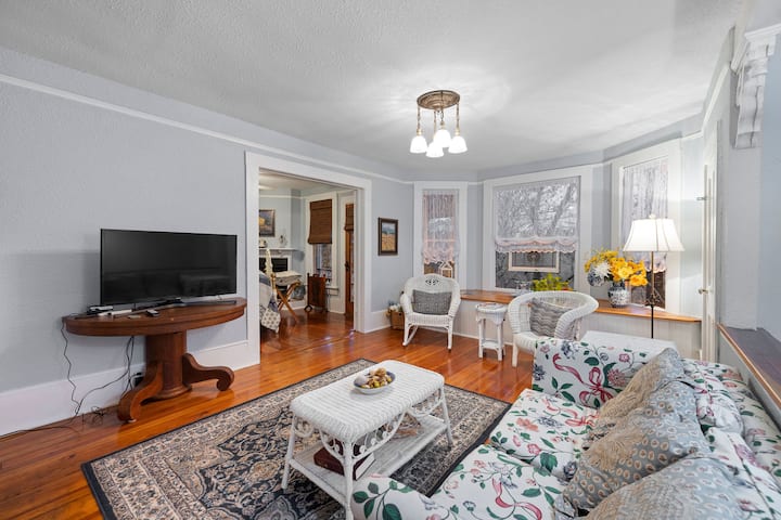 Cottage On Spring A! - Eureka Springs, AR