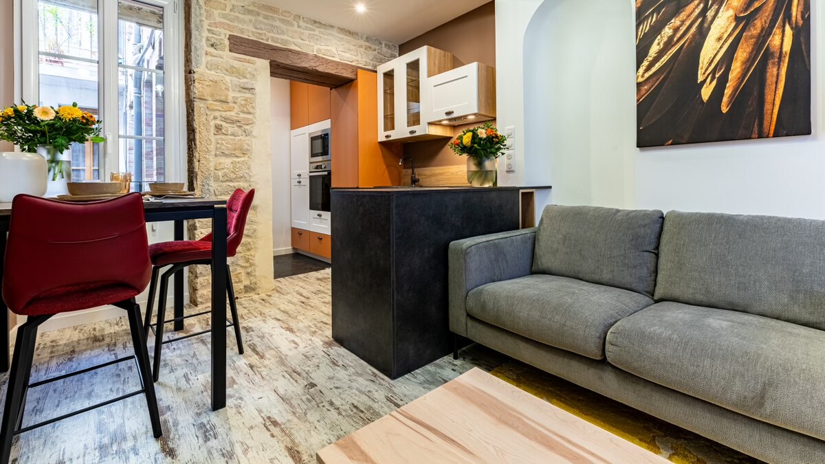 Successful Airbnb property: Le Bel Auguste – Studio in the Antique Dealers District in Dijon