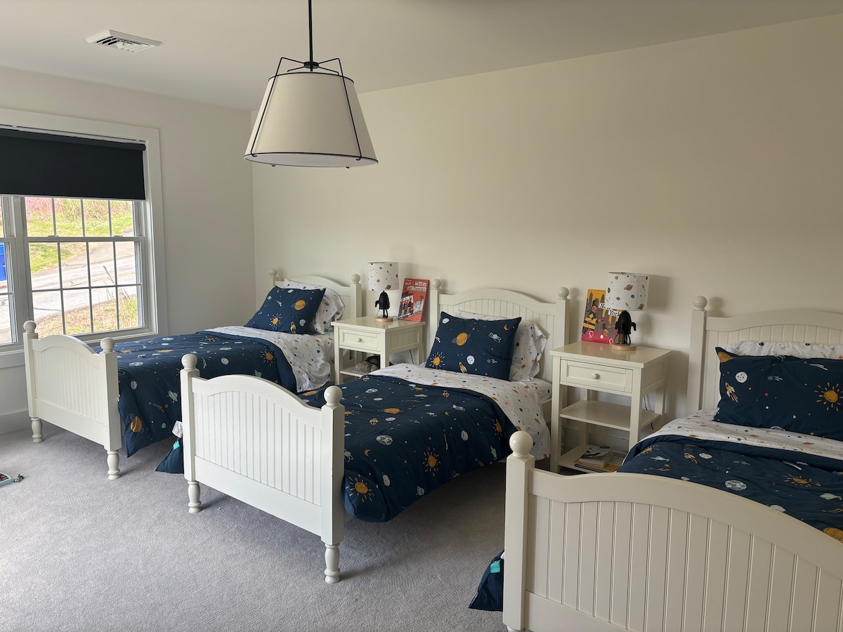 Reseutrymme med utsikt över sjön 