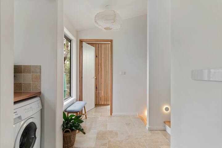 Bush Hideaway gallery image 3