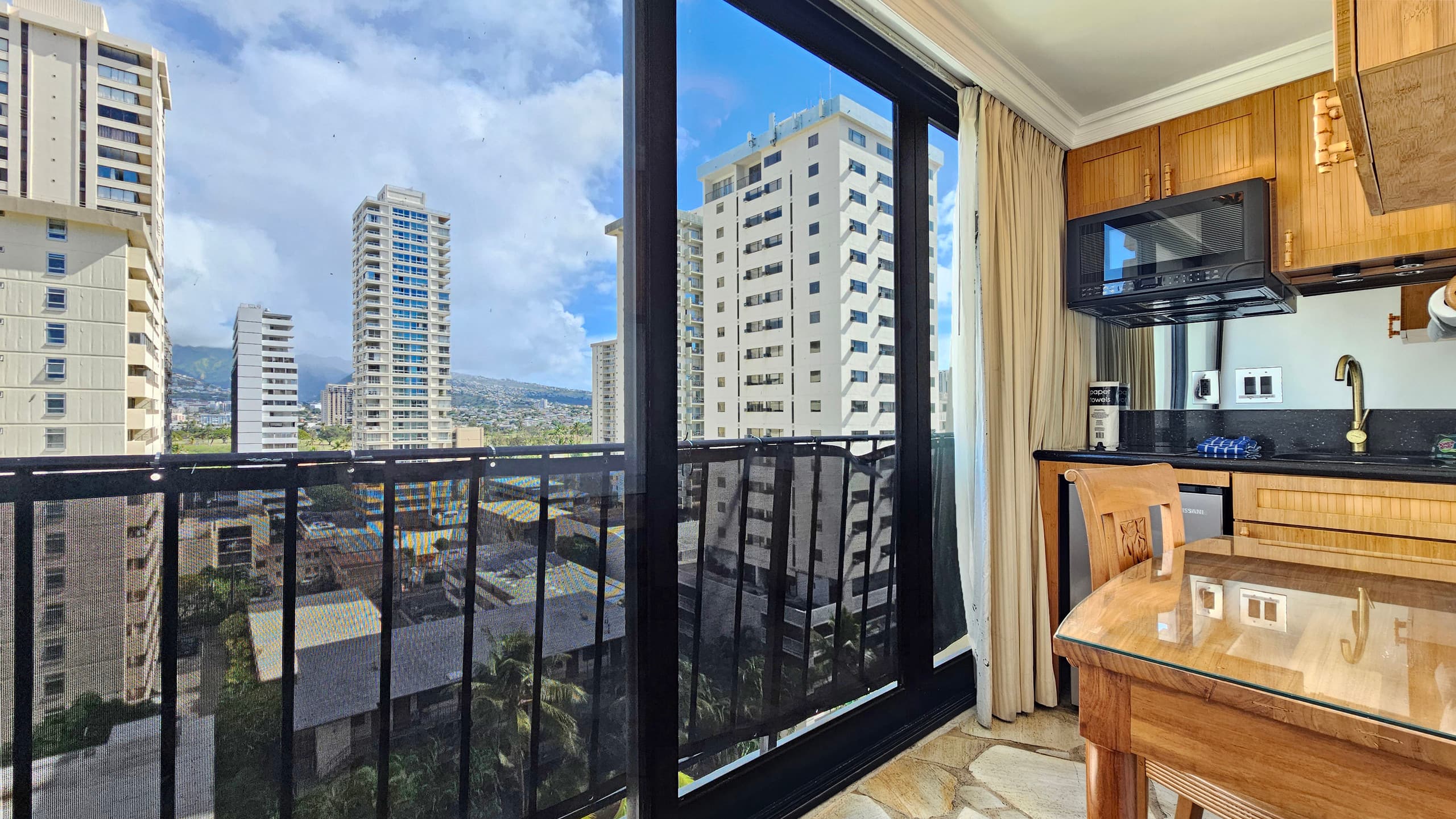 BMB 1204 Ideal Hawaiian retreat ½Block to Beaches - Image 18