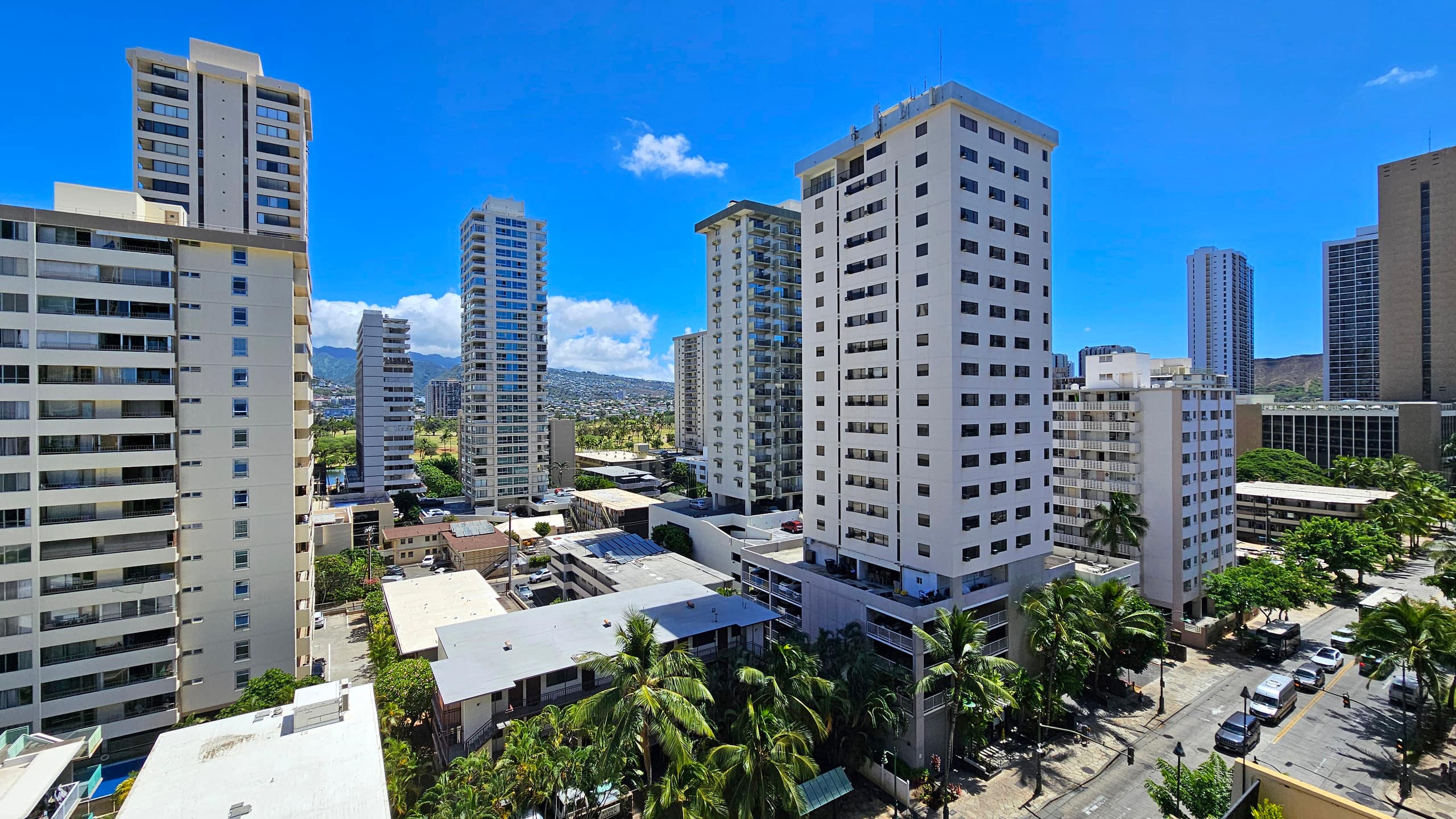 BMB 1204 Ideal Hawaiian retreat ½Block to Beaches - Image 27