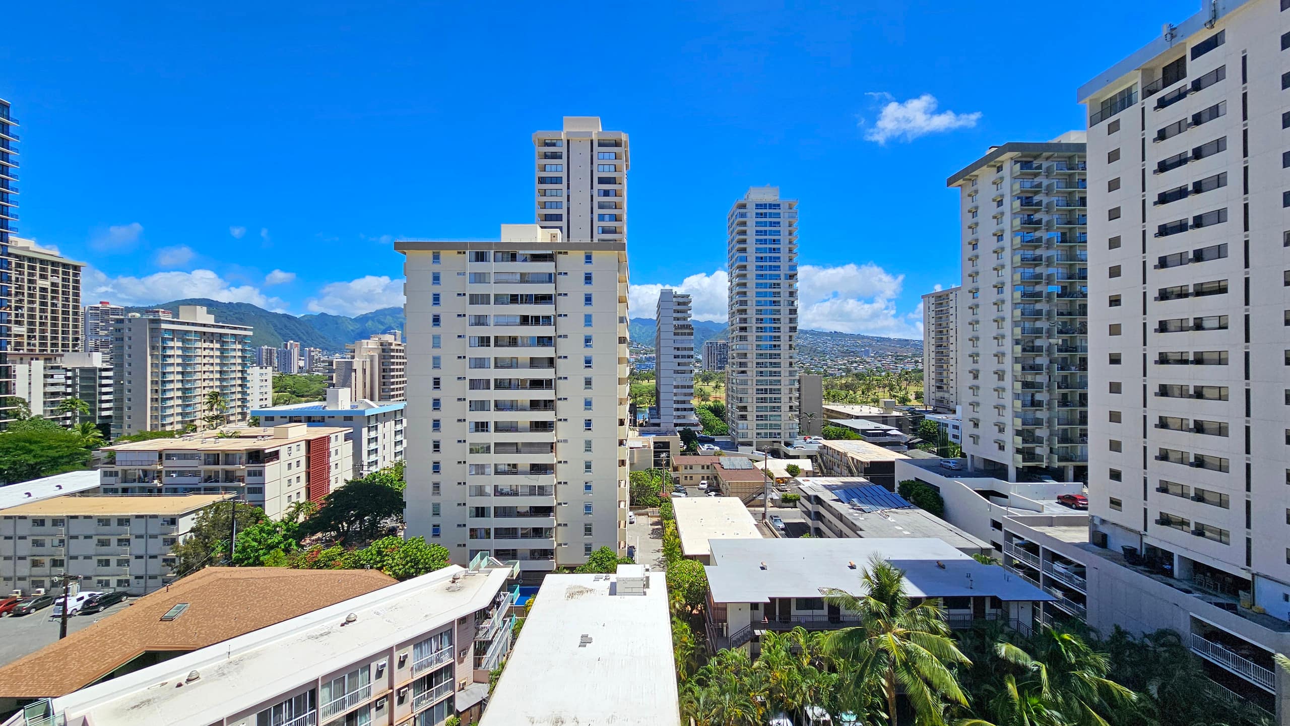 BMB 1204 Ideal Hawaiian retreat ½Block to Beaches - Image 35