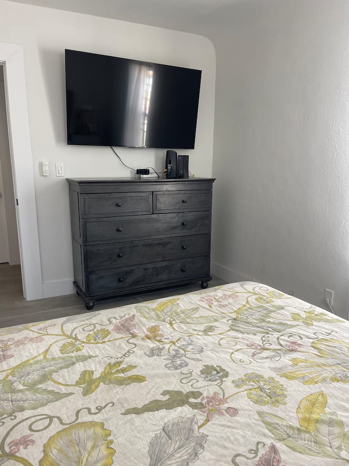 Secured Private Quiet 4 Bdr Home新裝修安全帶鎖鐵門4房2浴大院獨立屋 - Chino Hills, CA