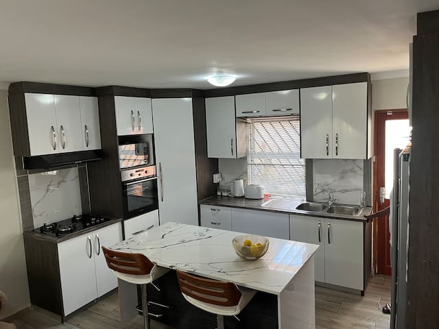 Self-Catering on Zalkin