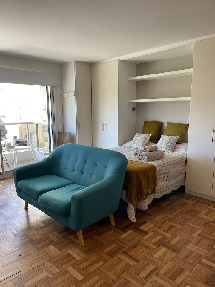 Calido Y Hermoso Con Vista Plaza Y Mar 40% Dto - Montevideo
