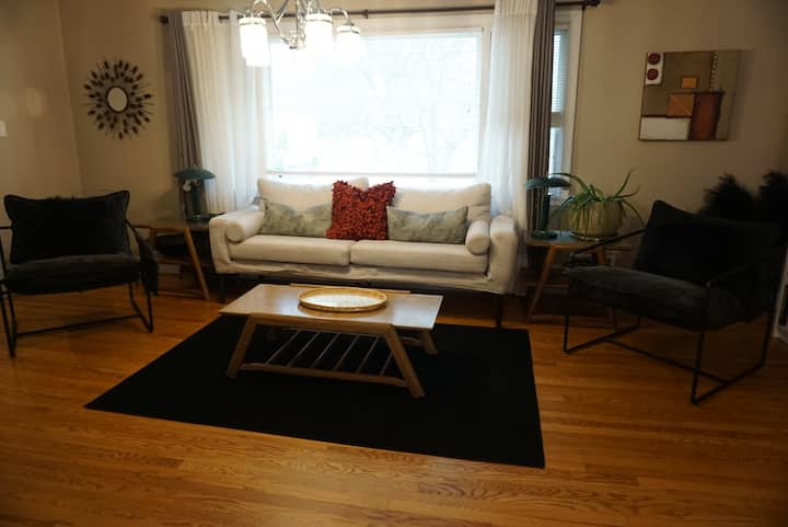 Spacious Home - Close To Greenwood - Greenwood, IN