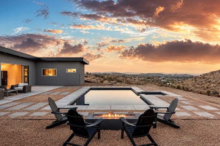 Elevate New Home W/ Pool, Spa, Game Room, Views! - Yucca Valley, CA