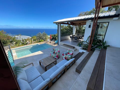 5-bedroom villa • Heated pool • Ocean view • Les Avirons