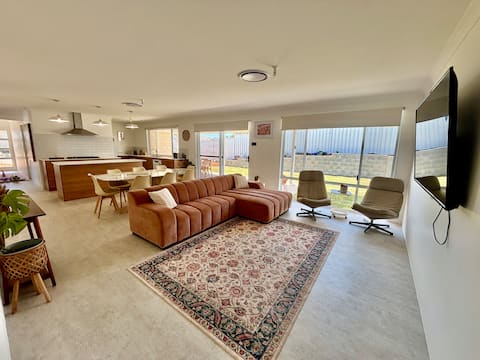 Abrolhos Beach House-No Cleaning Fee