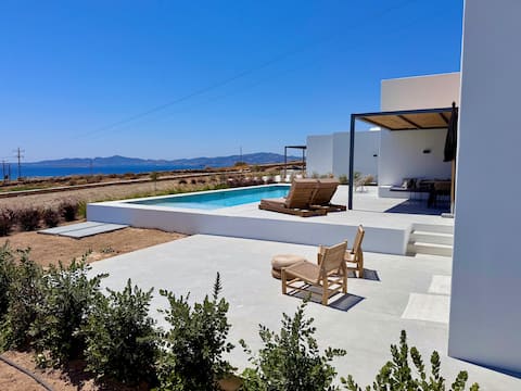 Faragas Hill Oasis Villa