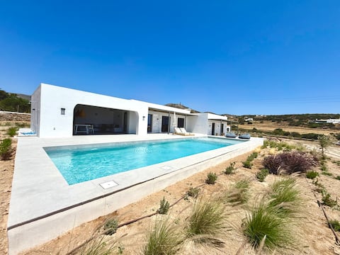 Faragas Hill Harmony Villa