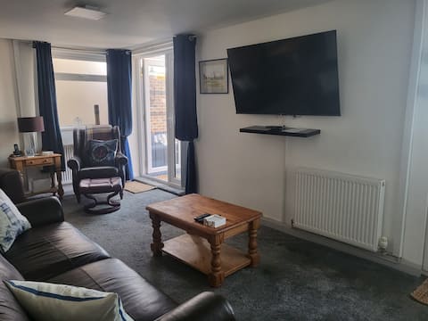 Top Airbnb: Dog-Friendly | 250 Yards to Beach | Arcade & Bar in Hunstanton