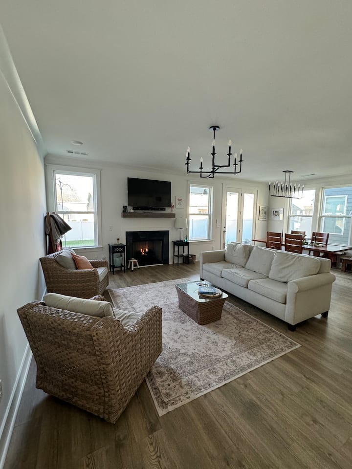 Shared Boro Bungalow - Smyrna, TN