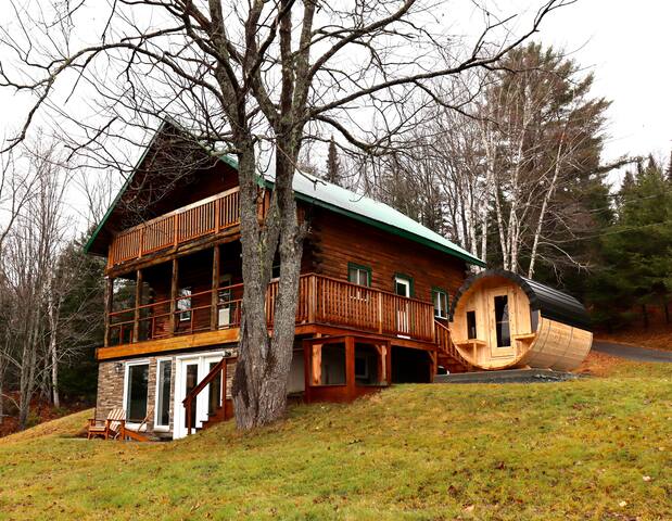 Black Rapids Retreat – 2 Lodges w/ hot tub & sauna gallery image 2