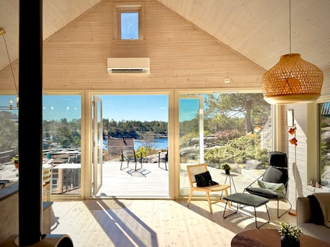Coastal cabin surrounded by nature in Søgne