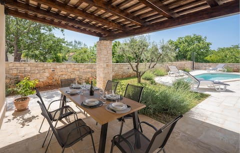 Beautiful home in Bale