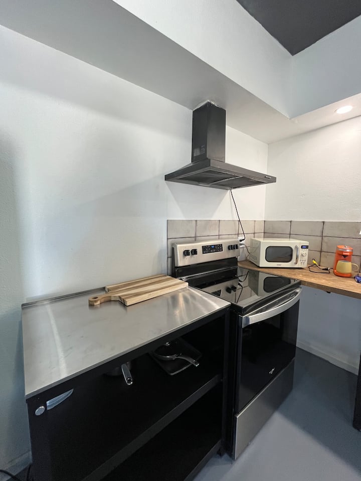 Desert  Gem With Washer And Dryer. - Mesa Verde, CA
