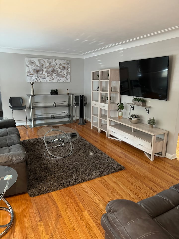 Downtown Elmhurst condo