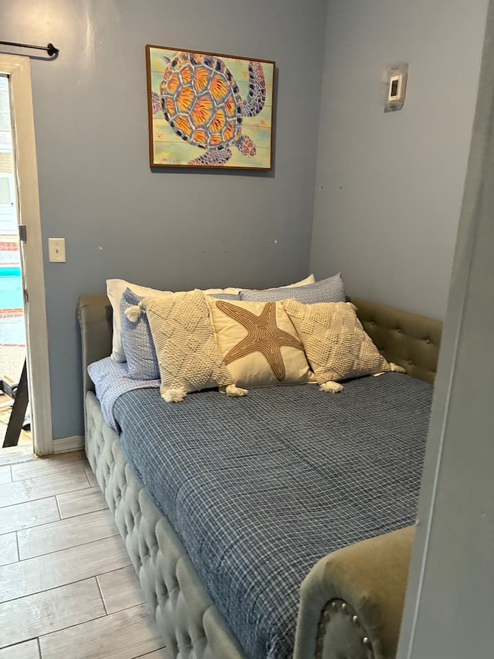 The Alcove - DeLand, FL