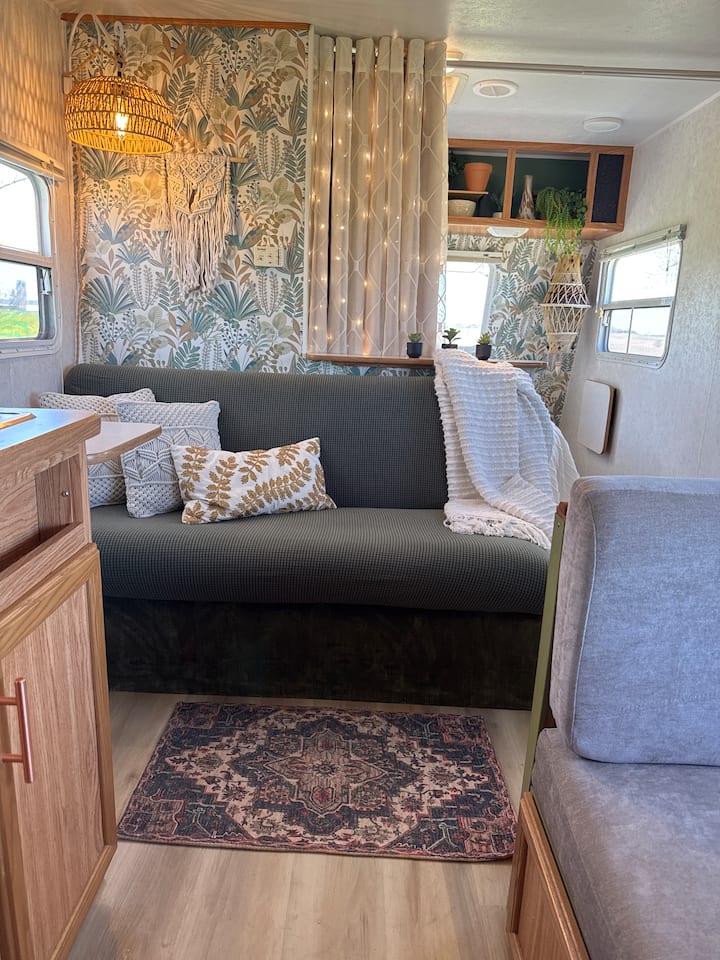 Homestead Haven - Cozy Camper - Wisconsin