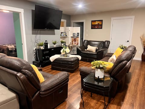 Kam Lake Paradise 4 bedrooms , 3 baths.  Sleeps 8