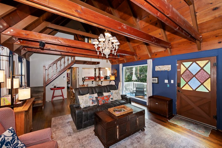Cozy Pine Cottage–lake Pass-walk To Lake & Village - Lake Arrowhead, CA