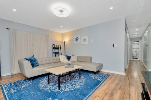 Upscale Family getaway sleeps 16+ Heated pool