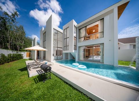 Promotion! Dive Into Luxury: 4BR Pool Villa- V11