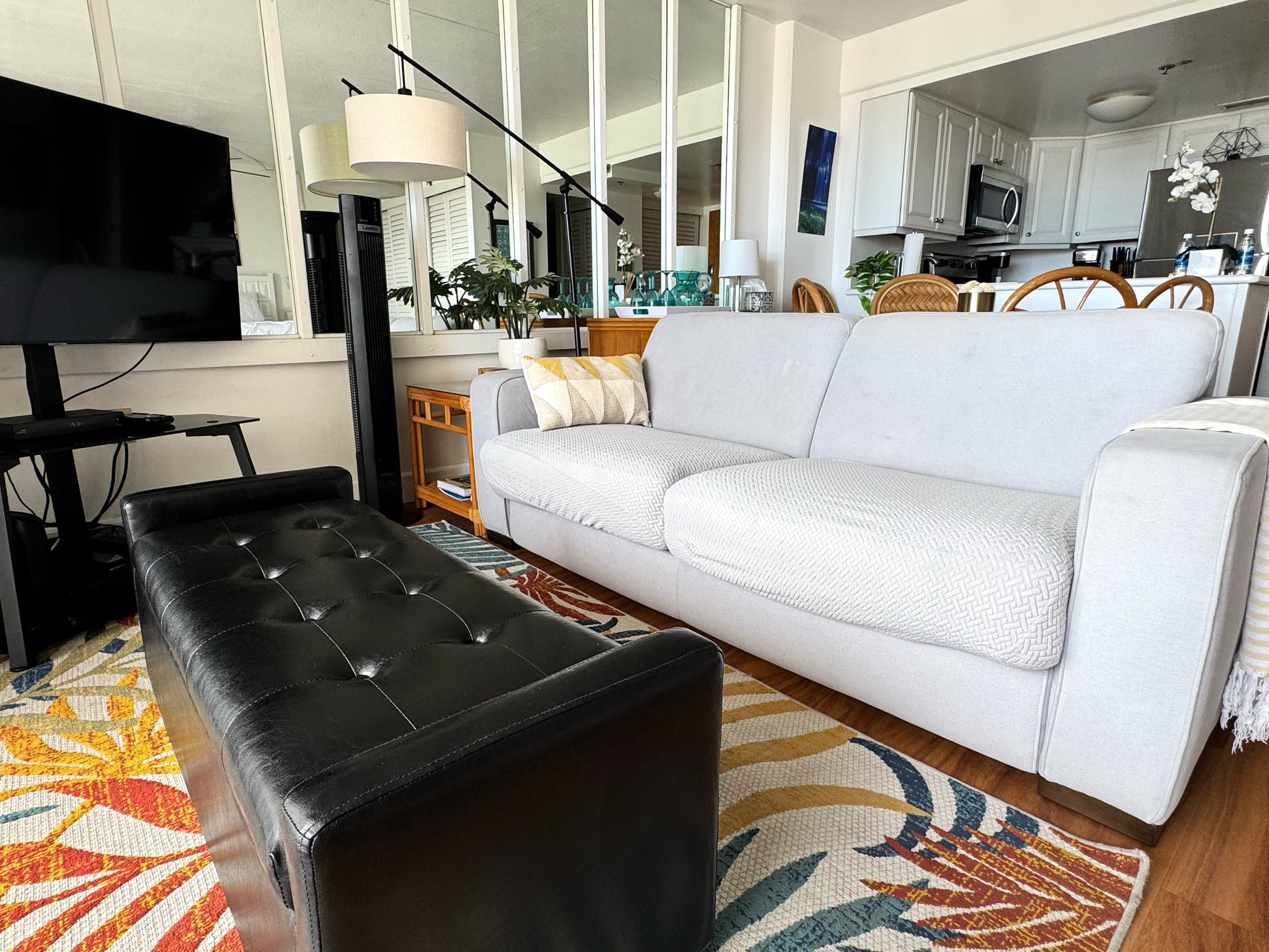 Condo in Honolulu · ★4.98 · Studio · 2 beds · 1 private bath - Image 3